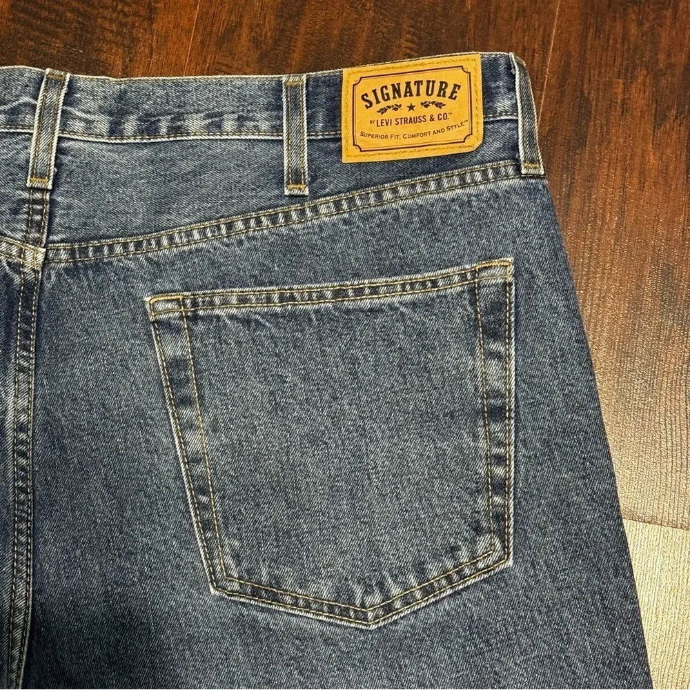 LEVI’s Signature Classic Blue Jeans Relaxed Fit 44x30